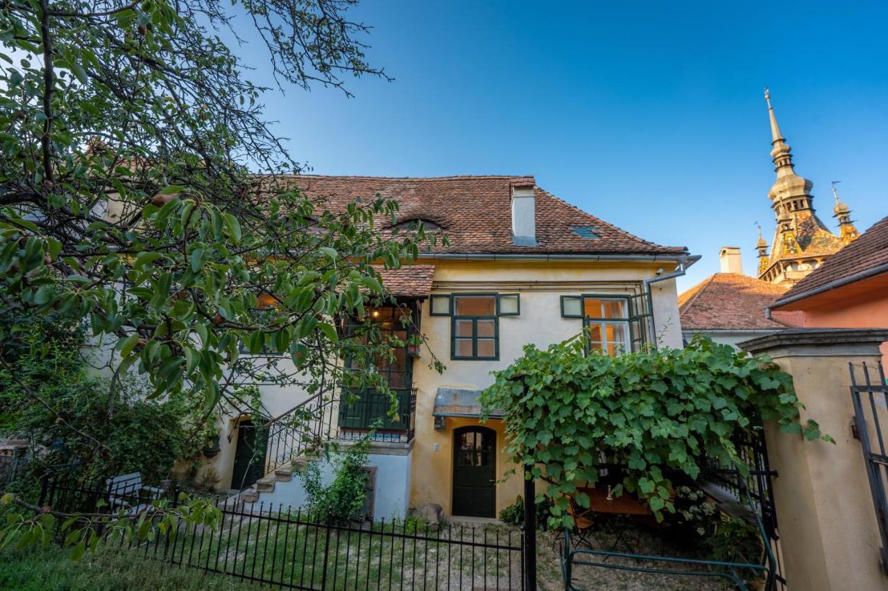 Casa La Strada Aparthotel Sighisoara Exterior photo