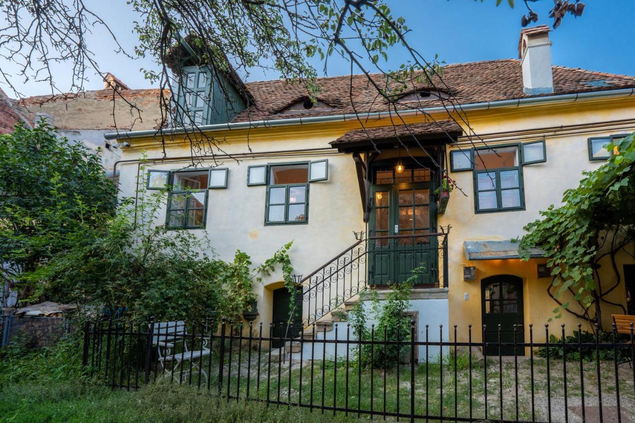 Casa La Strada Aparthotel Sighisoara Exterior photo